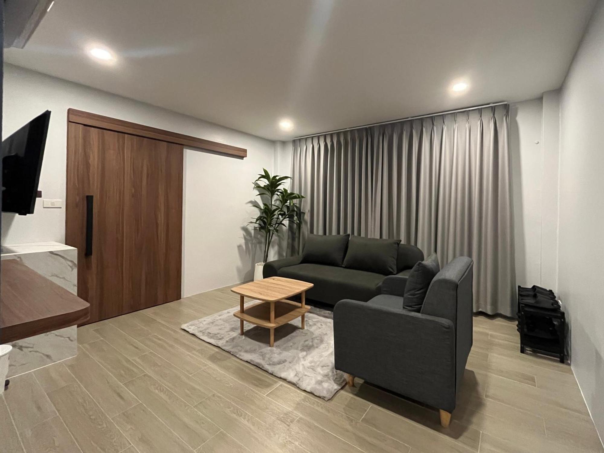 Отель Rendezvous Oldtown Chiangmai Чиангмай Экстерьер фото
