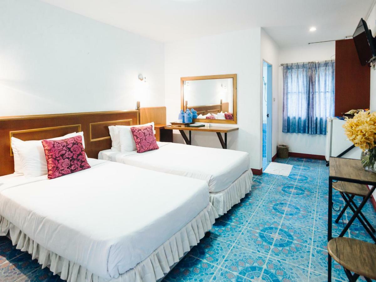 Отель Rendezvous Oldtown Chiangmai Чиангмай Экстерьер фото