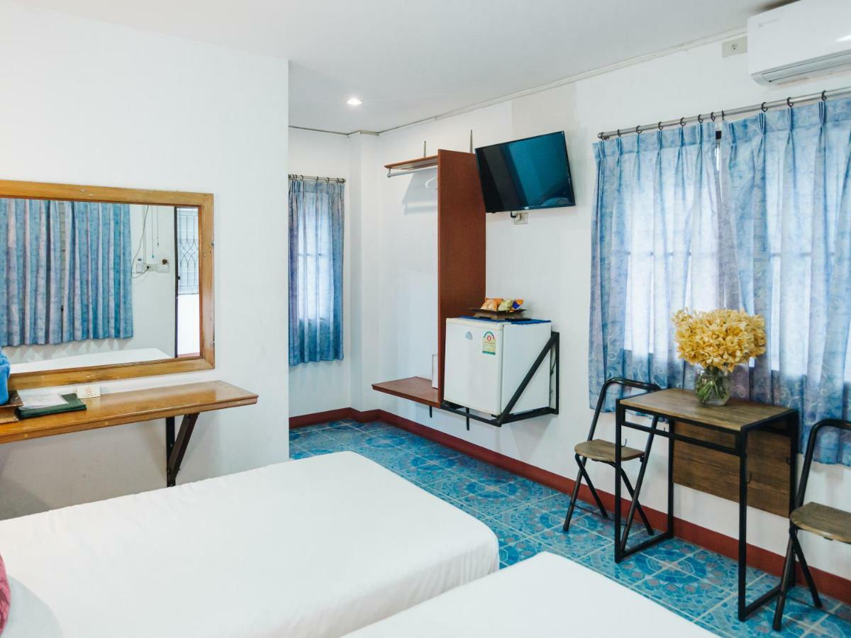 Отель Rendezvous Oldtown Chiangmai Чиангмай Экстерьер фото