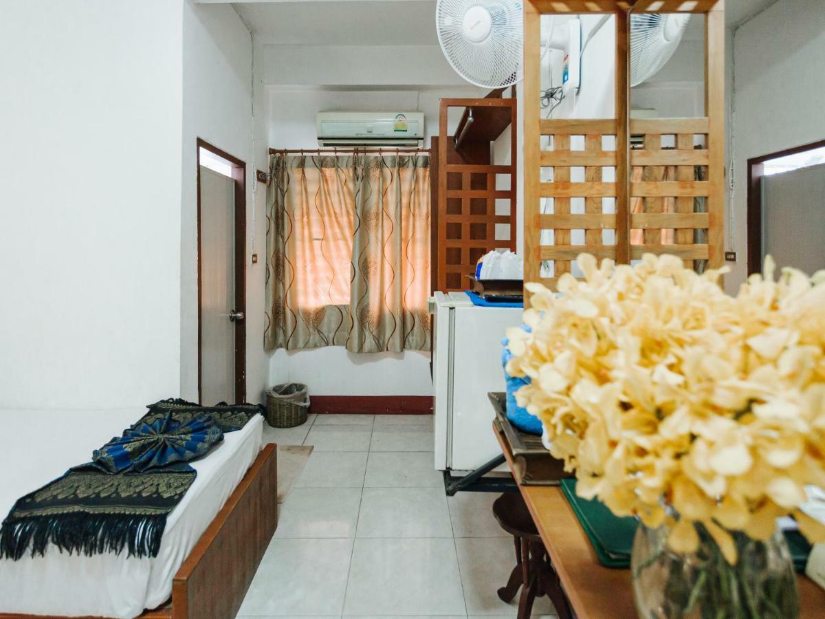 Отель Rendezvous Oldtown Chiangmai Чиангмай Экстерьер фото