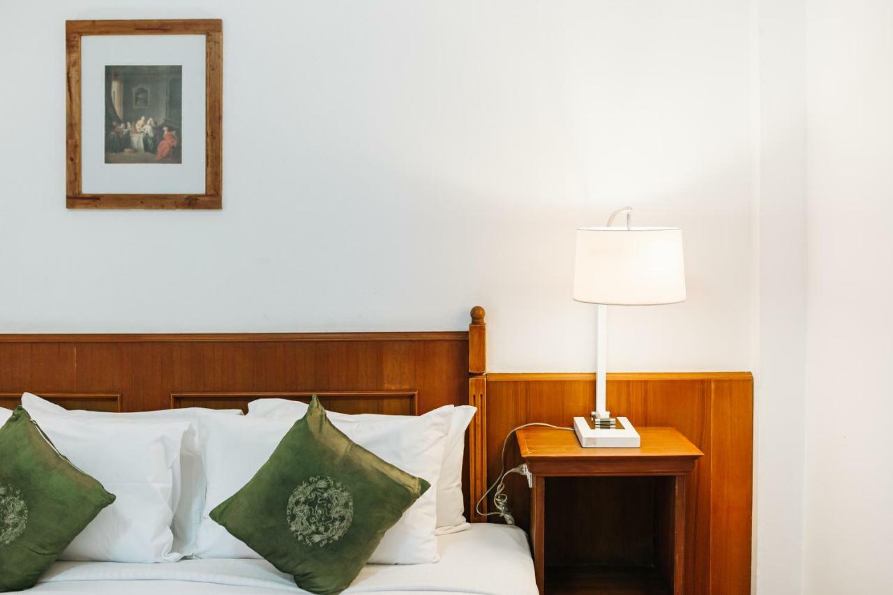 Отель Rendezvous Oldtown Chiangmai Чиангмай Экстерьер фото