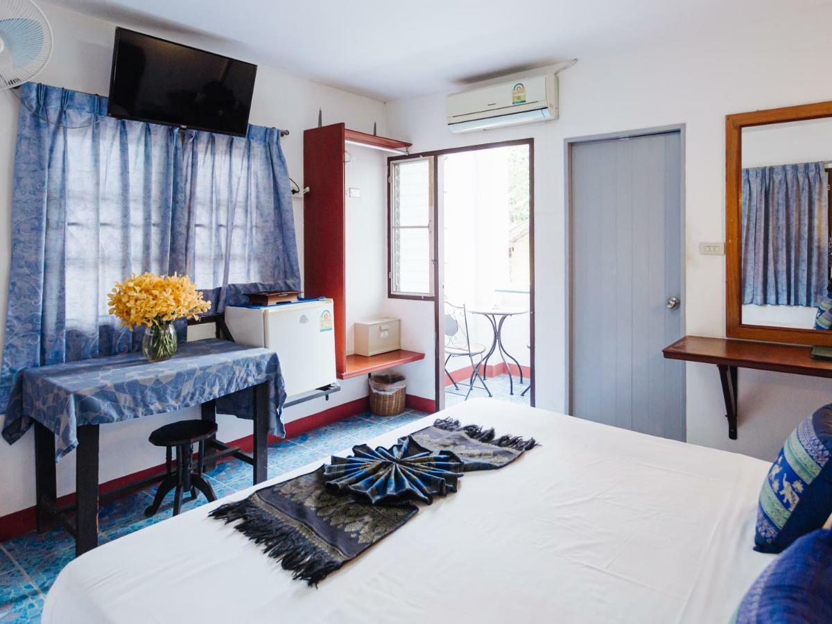 Отель Rendezvous Oldtown Chiangmai Чиангмай Экстерьер фото