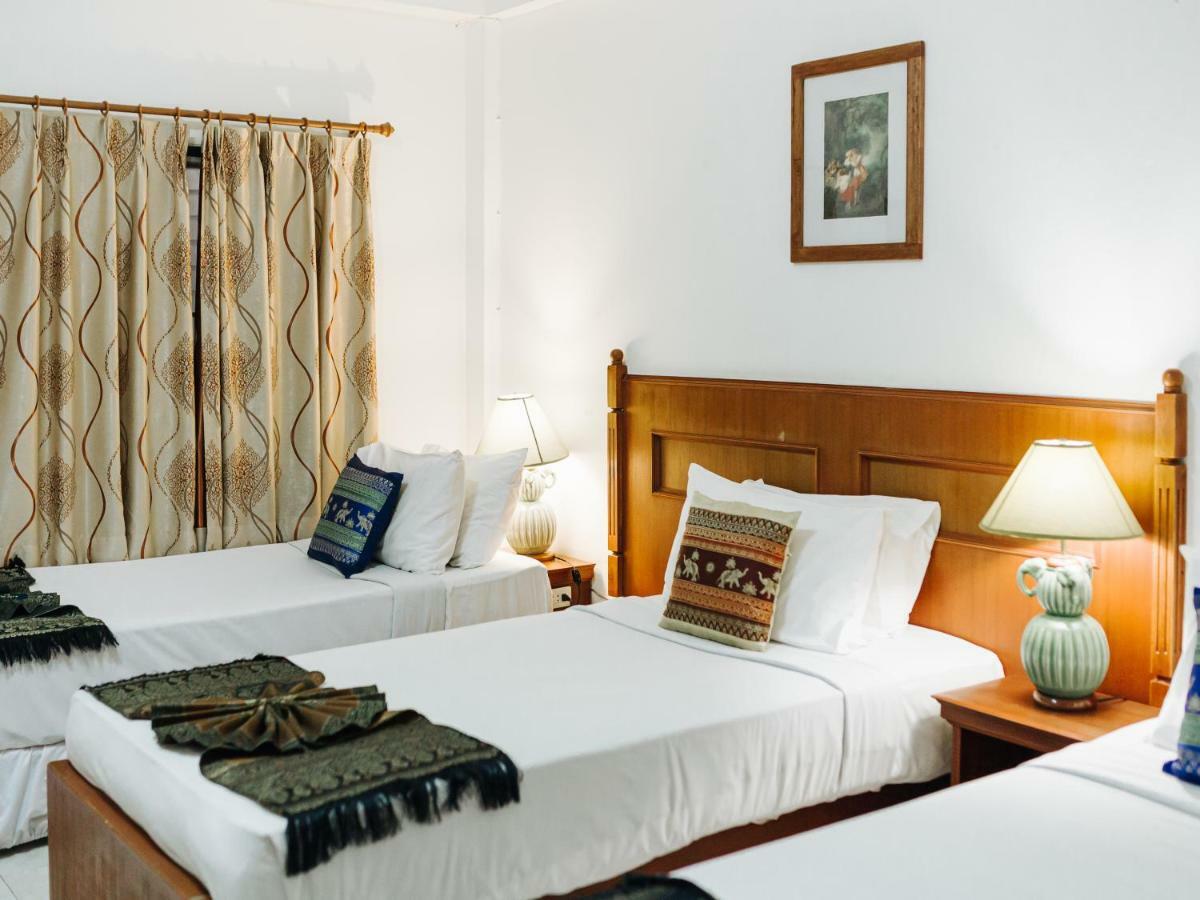 Отель Rendezvous Oldtown Chiangmai Чиангмай Экстерьер фото