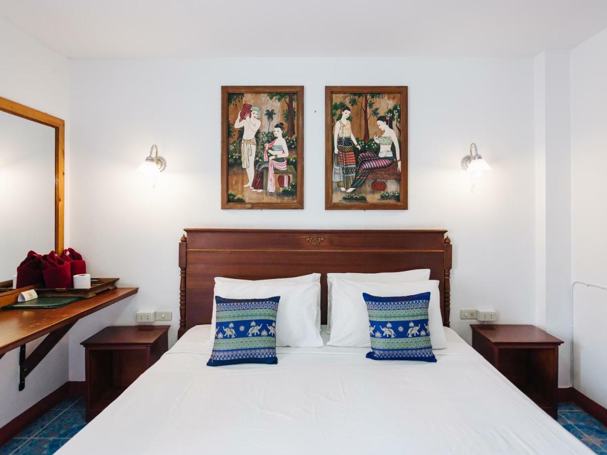 Отель Rendezvous Oldtown Chiangmai Чиангмай Экстерьер фото