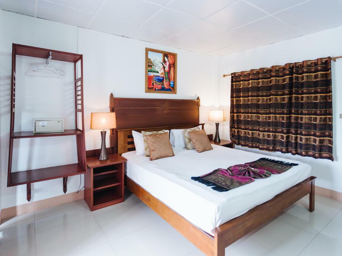 Отель Rendezvous Oldtown Chiangmai Чиангмай Экстерьер фото