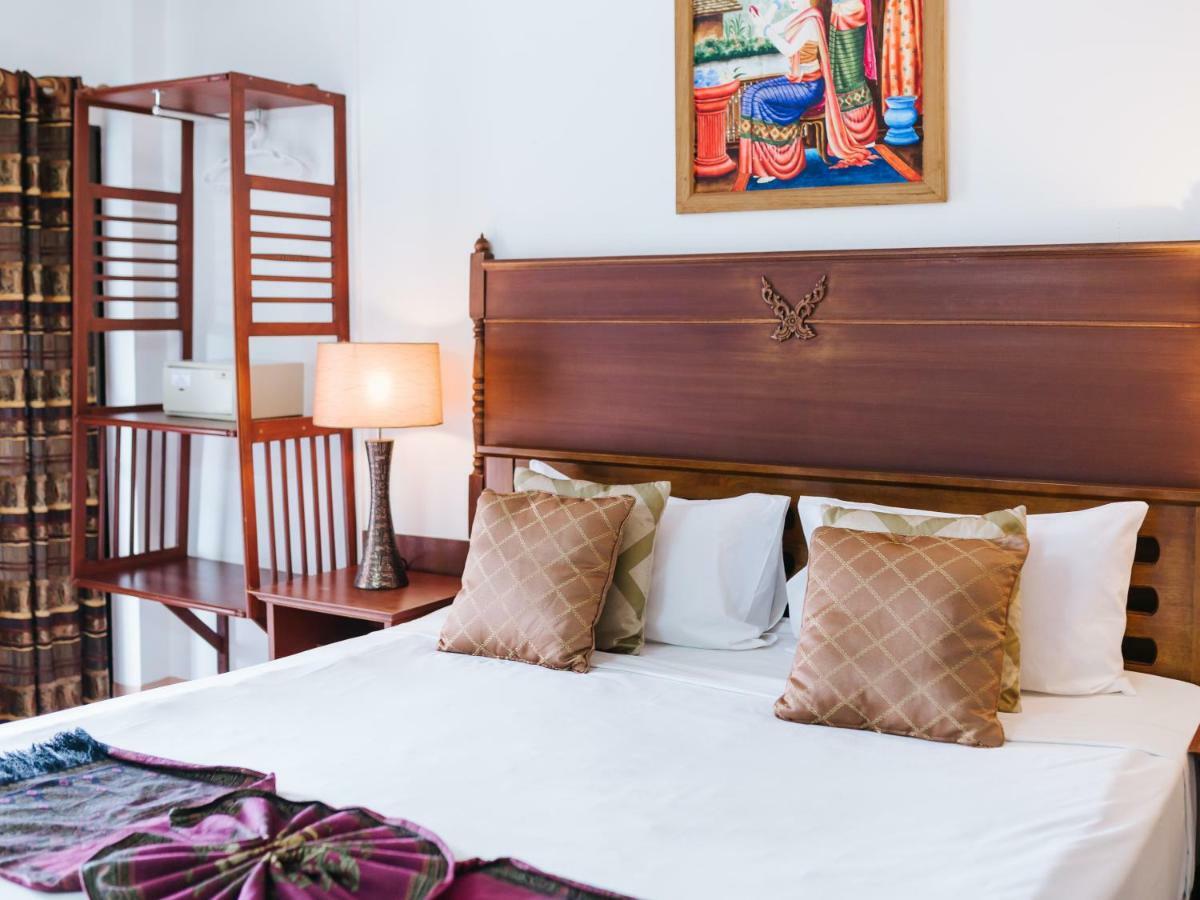 Отель Rendezvous Oldtown Chiangmai Чиангмай Экстерьер фото