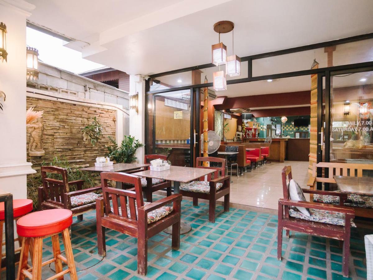 Отель Rendezvous Oldtown Chiangmai Чиангмай Экстерьер фото