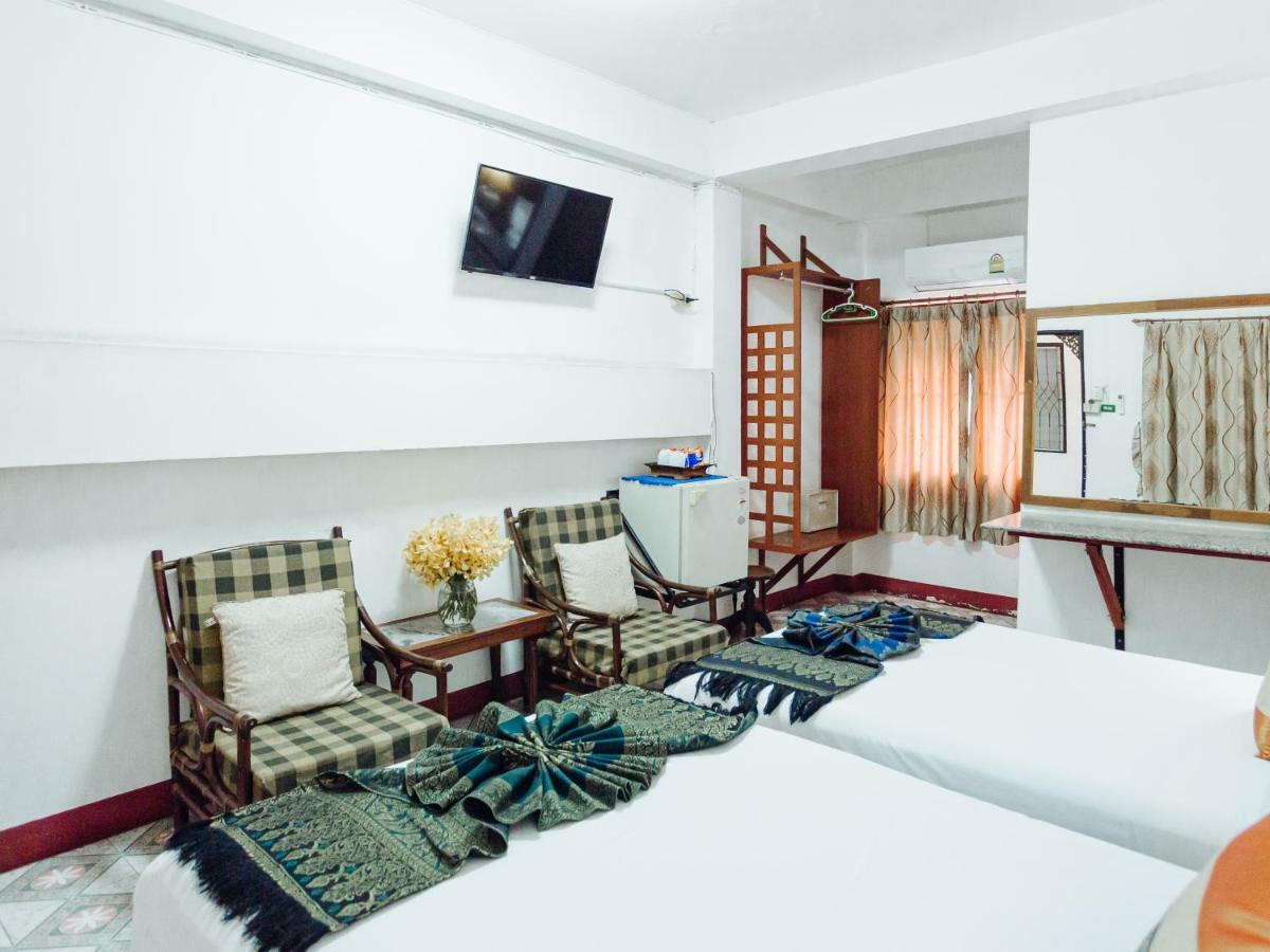 Отель Rendezvous Oldtown Chiangmai Чиангмай Экстерьер фото