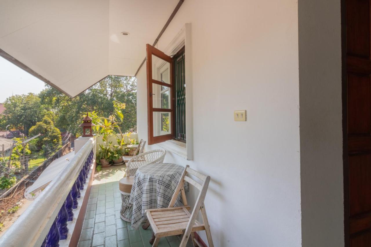 Отель Rendezvous Oldtown Chiangmai Чиангмай Экстерьер фото