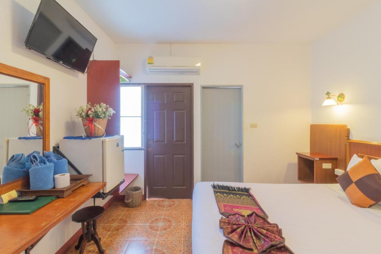 Отель Rendezvous Oldtown Chiangmai Чиангмай Экстерьер фото
