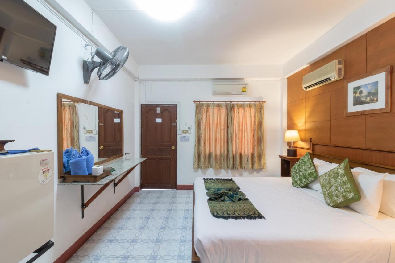 Отель Rendezvous Oldtown Chiangmai Чиангмай Экстерьер фото