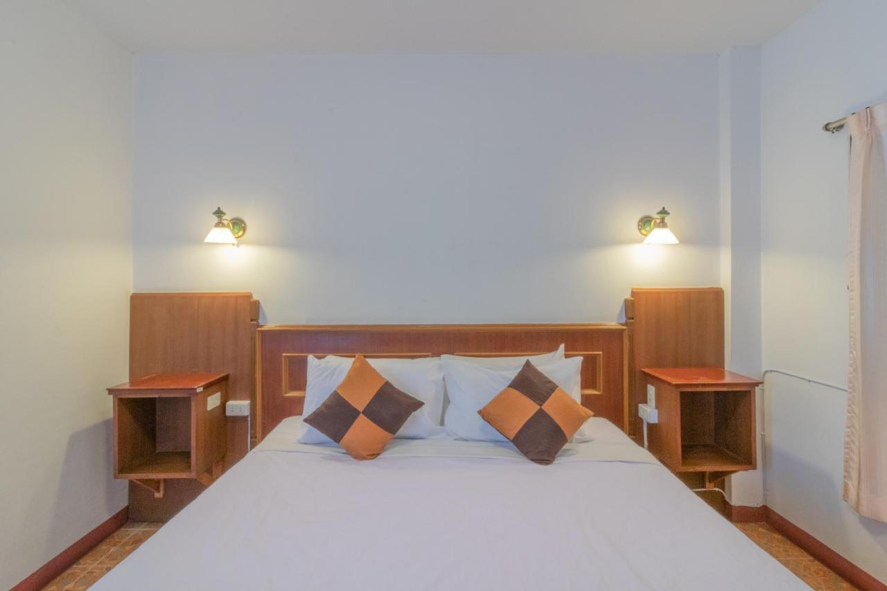 Отель Rendezvous Oldtown Chiangmai Чиангмай Экстерьер фото