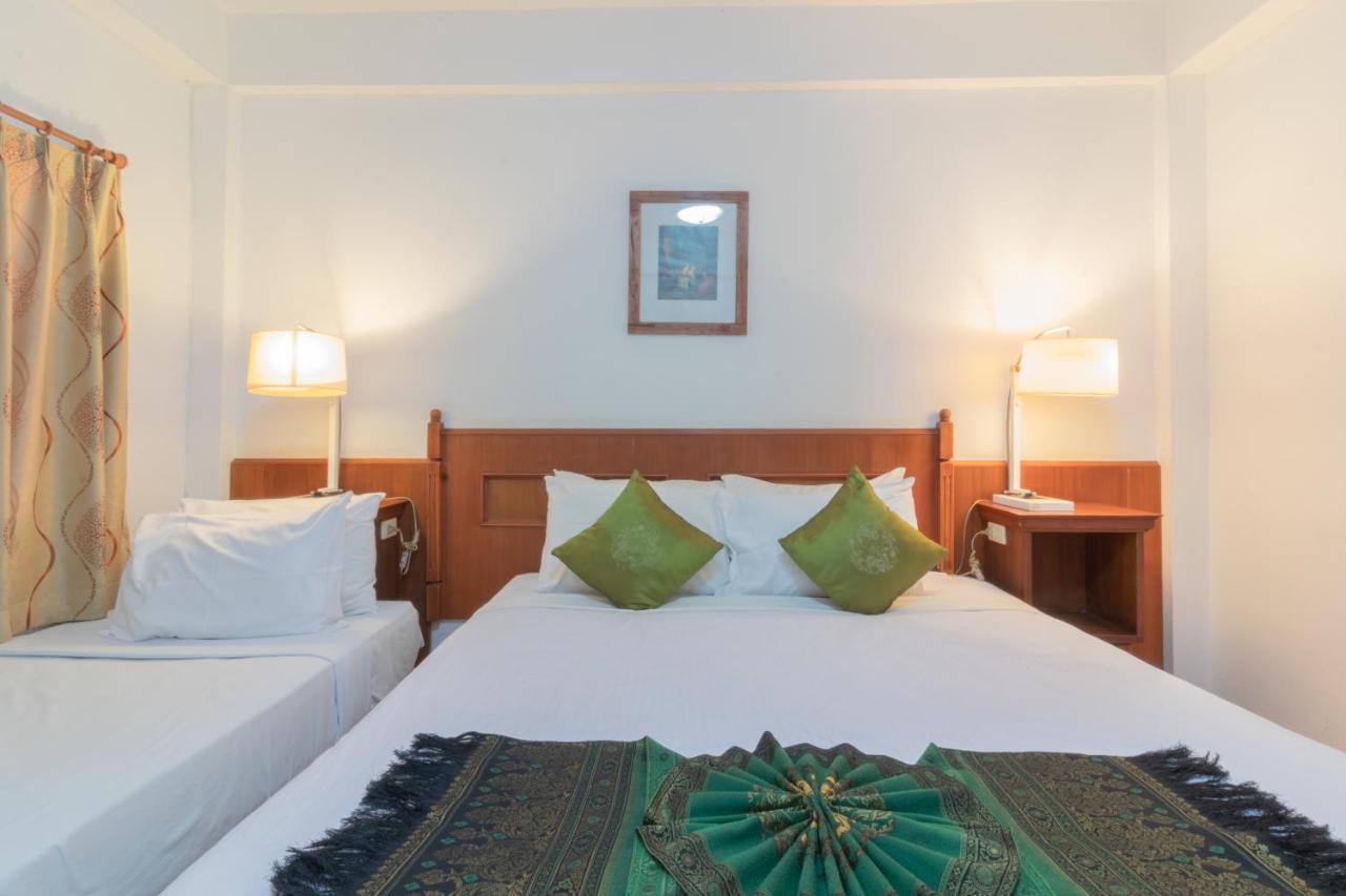 Отель Rendezvous Oldtown Chiangmai Чиангмай Экстерьер фото
