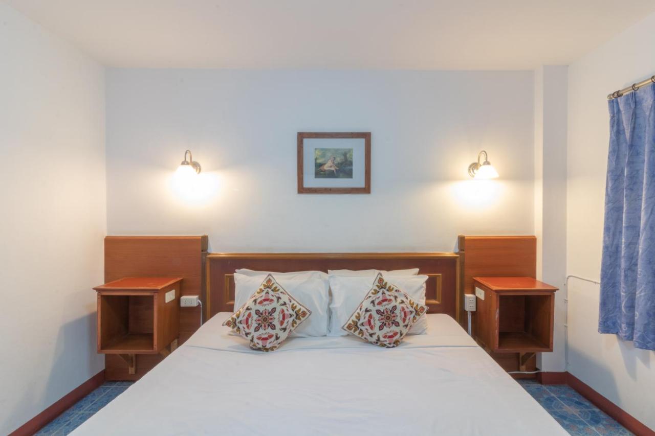 Отель Rendezvous Oldtown Chiangmai Чиангмай Экстерьер фото