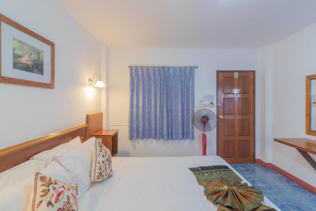 Отель Rendezvous Oldtown Chiangmai Чиангмай Экстерьер фото