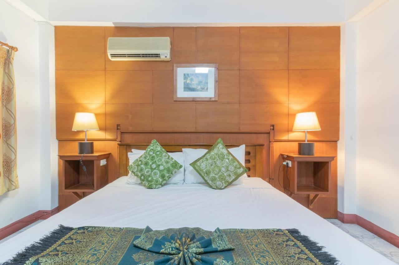 Отель Rendezvous Oldtown Chiangmai Чиангмай Экстерьер фото